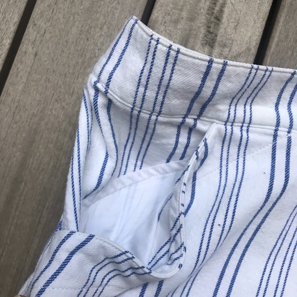 BCBG MAXAZRIA Blue & White Striped Zip Up Skort - Picture 5 of 7